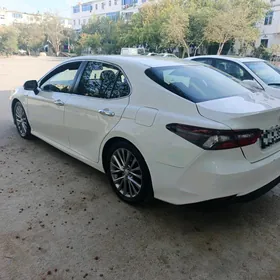 Toyota Camry 2021