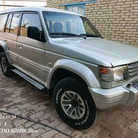 Mitsubishi Pajero 1993