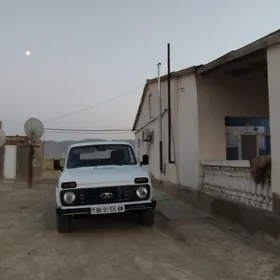 Lada Niva 1990
