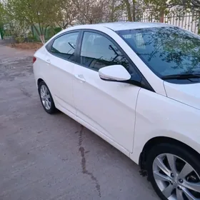 Hyundai Accent 2011