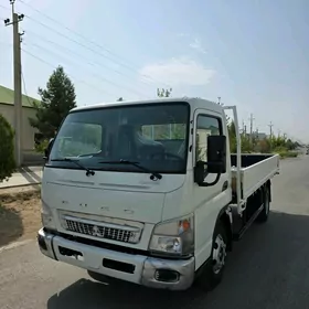 Mitsubishi Canter 2025