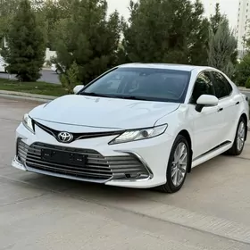 Toyota Camry 2021