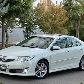 Toyota Camry 2014