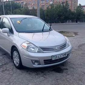 Nissan Versa 2011
