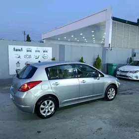 Nissan Tiida 2008