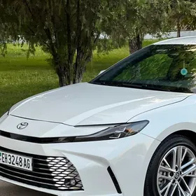 Toyota Camry Hybrid 2024