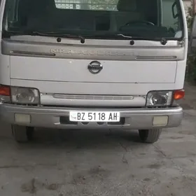Nissan Canter 2003