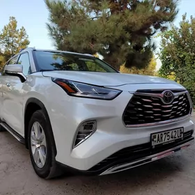 Toyota Highlander 2022
