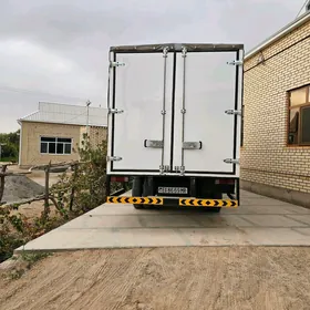 Mitsubishi Canter 2004
