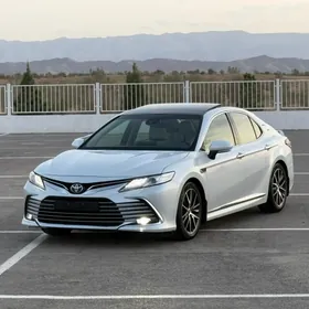 Toyota Camry 2021