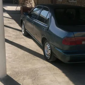 Nissan Sunny 1997