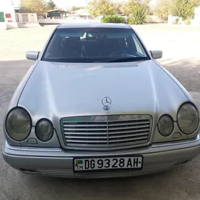 Mercedes-Benz E320 1999