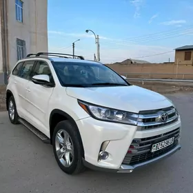 Toyota Highlander 2017