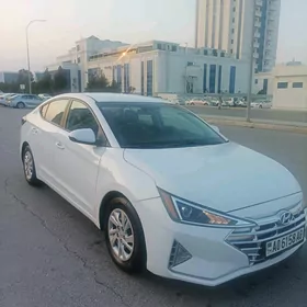 Hyundai Elantra 2019