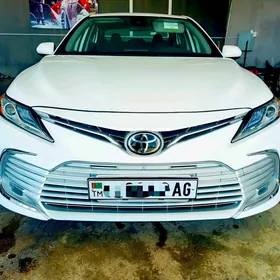 Toyota Camry 2021