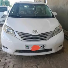 Toyota Sienna 2012