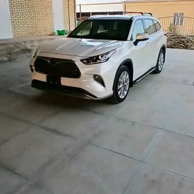 Toyota Highlander 2021