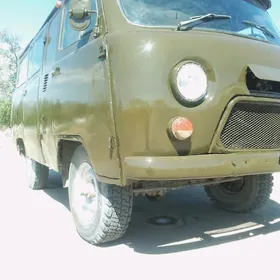 UAZ 452 1980