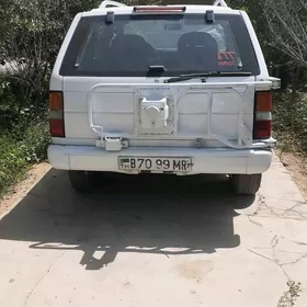 Nissan Pathfinder 1991
