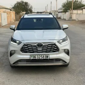 Toyota Highlander 2022