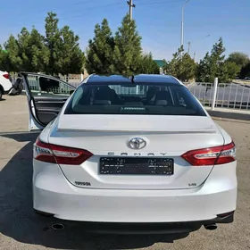 Toyota Camry 2018