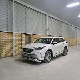 Toyota Highlander 2021
