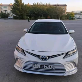 Toyota Camry 2021