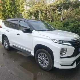 Mitsubishi Montero Sport 2023