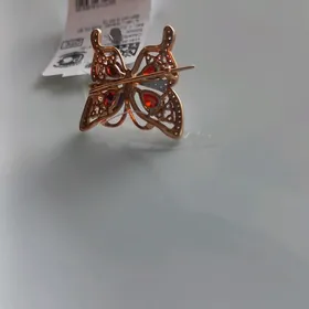 Gyzlaryñ bezegi broş