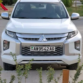 Mitsubishi L200 2020