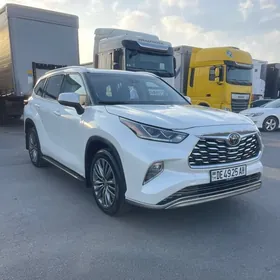 Toyota Highlander 2020