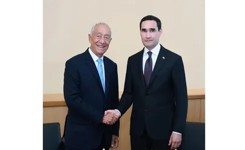Serdar Berdimuhamedow Portugaliýanyň Prezidentini Aşgabatda geçiriljek halkara foruma çagyrdy