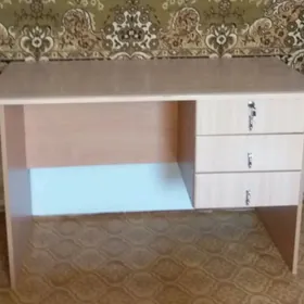 Стол письменный