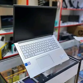 ASUS ULTRA 5 / 17.3