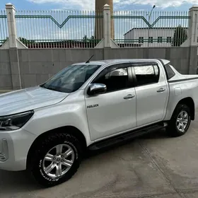 Toyota Hilux 2022