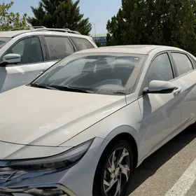 Hyundai Elantra 2025