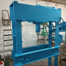 tokarny pres kampresir drel