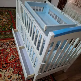 Detskiy krowat