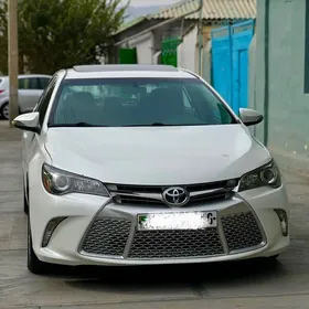 Toyota Camry 2017