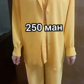 костюмы