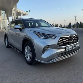 Toyota Highlander 2021