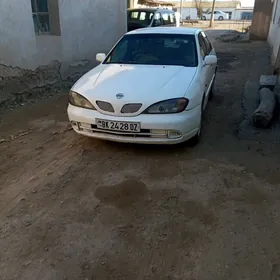 Nissan Primera 2000
