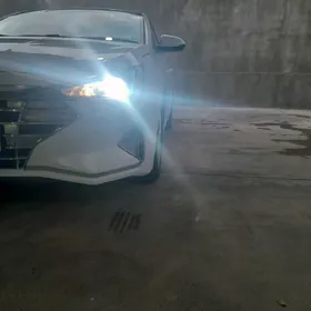 Hyundai Elantra 2021