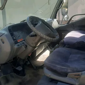 Mitsubishi Canter 2004
