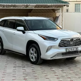 Toyota Highlander 2022