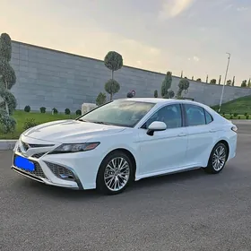 Toyota Camry 2021