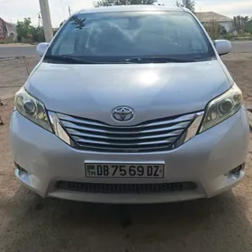 Toyota Sienna 2010