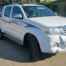 Toyota Hilux 2014