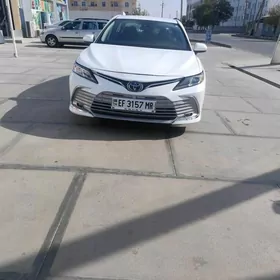Toyota Camry 2021