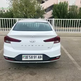 Hyundai Elantra 2020
